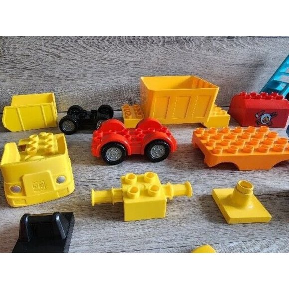 Mixed Lot Of Lego DUPLO Vehicle Parts - Costruction Cars, Trucks, Loading Chute - Picture 9 of 9